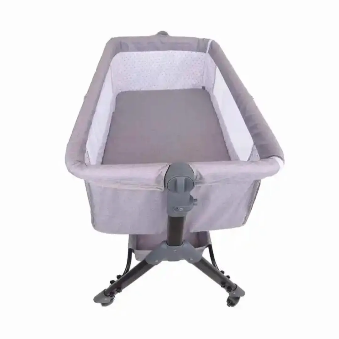 تخت کنار مادر متحرک